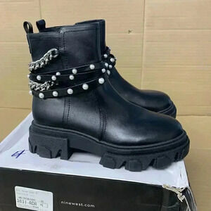 1439. Nine West Womens Cearlz3 Ankle Boot-Black/Leather-US 8 Womens